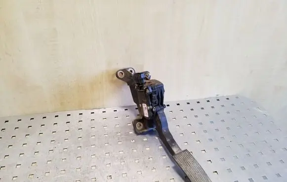 Nissan Navara D40 Accelerator throttle pedal 18002EB400 6PV933901