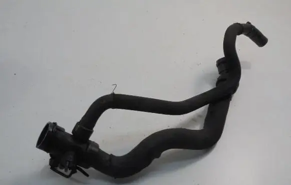Engine coolant pipe/hose