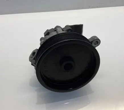 Mercedes-Benz E W211 Power steering pump A0054660201 0054660201