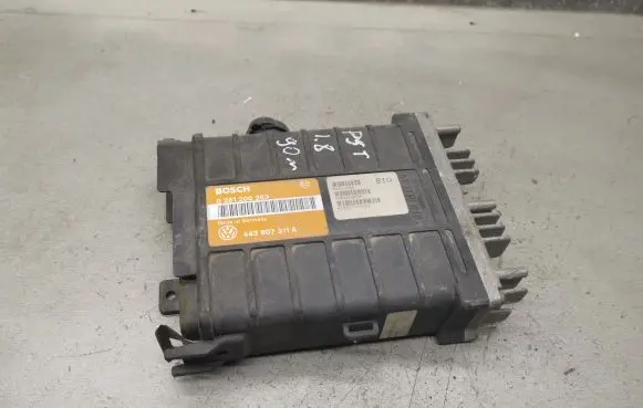 Volkswagen PASSAT B3 Engine control unit/module 0261200263 443907311A