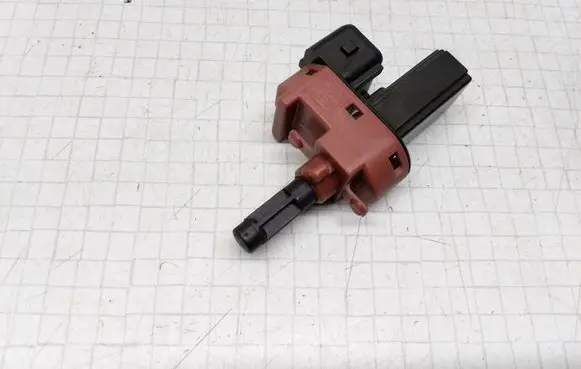 Clutch pedal sensor