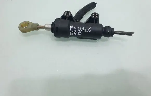 BMW 3 E90 E91 Clutch master cylinder 6758822