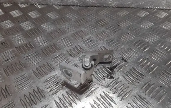 Volkswagen PASSAT B5.5 Front door upper hinge