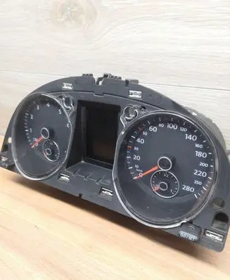 Volkswagen PASSAT B6 Speedometer (instrument cluster) 3C0920871Q