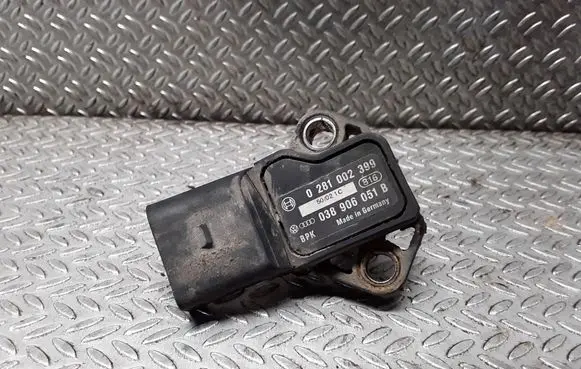 Audi A4 S4 B6 8E 8H Air pressure sensor 038906051B