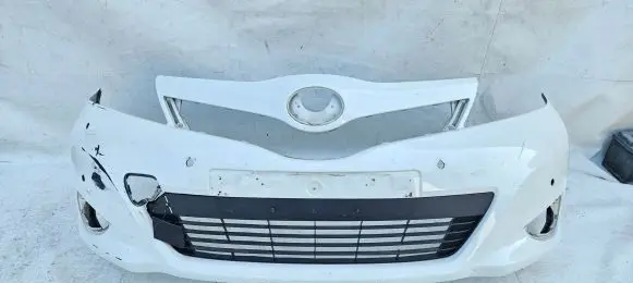 Toyota Yaris Front bumper 521190D410