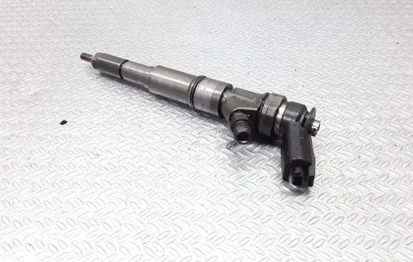 BMW 5 E60 E61 Fuel injector 0445110131 7789661