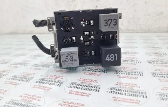Volkswagen Touareg I Relay mounting block 7L0937503A