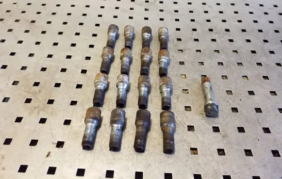 Seat Toledo IV (NH) Nuts/bolts 