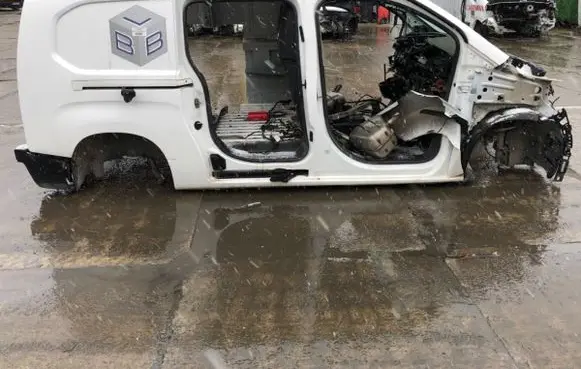 Citroen Berlingo Front quarter panel 