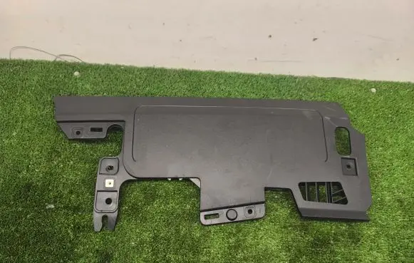 Tesla Model 3 Knee airbag 2023151X