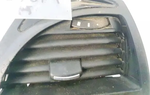 Citroen C4 I Picasso Dash center air vent grill 303844