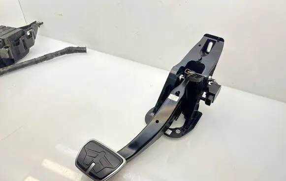 BMW 3 G20 G21 Brake pedal 14145710 7656471522 687429005