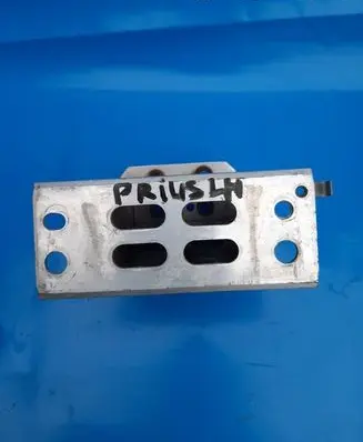 Toyota Prius (XW30) Front bumper cross member 5701447040