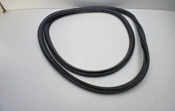 Volvo XC90 Rear door rubber seal (on body) 