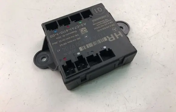 Mercedes-Benz C AMG W204 Door control unit/module A2189009704