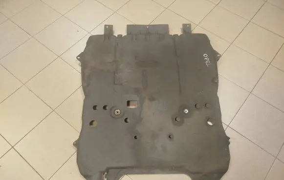 Engine splash shield/under tray