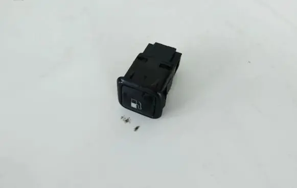 Volkswagen PASSAT B5 Fuel tank opening switch 