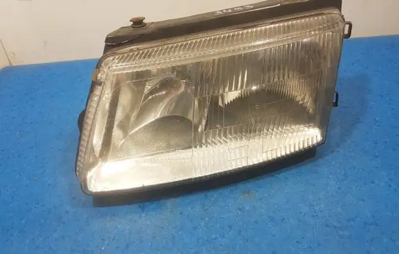 Volkswagen PASSAT B5 Headlight/headlamp