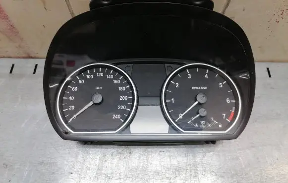 BMW 1 E81 E87 Speedometer (instrument cluster) 1024932 9122587