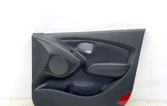Hyundai ix35 Front door card panel trim
