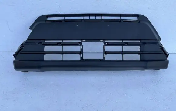 Suzuki Vitara (LY) Front bumper upper radiator grill 7172186r