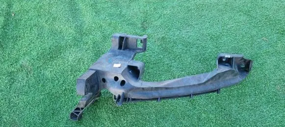 Ford Fiesta Front bumper mounting bracket 69003 09780 C8L6C