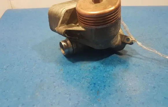 BMW 7 F01 F02 F03 F04 Oil filter cover 7516383