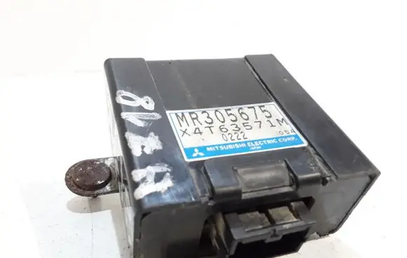 Mitsubishi Pajero Other control units/modules MR305675