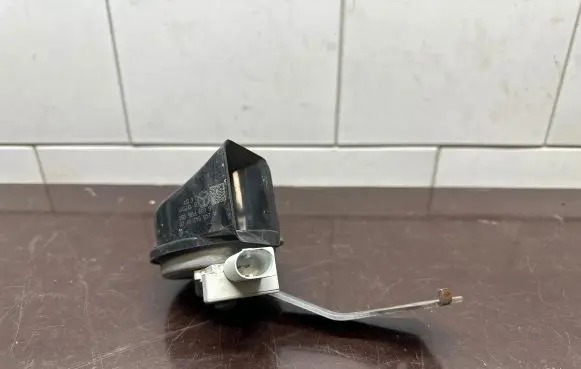 Mercedes-Benz B W246 W242 Horn signal A2465420120