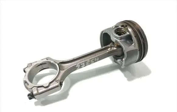 Hyundai i30 Piston with connecting rod 