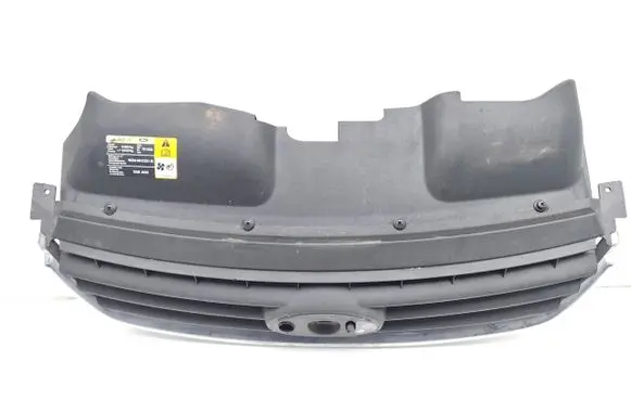 Ford C-MAX I Front bumper upper radiator grill 7M5116613AD
