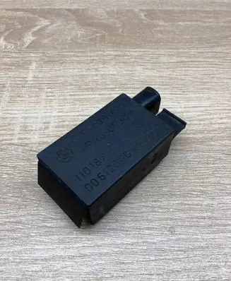 BMW 7 E38 AUC sensor 8391470 110187