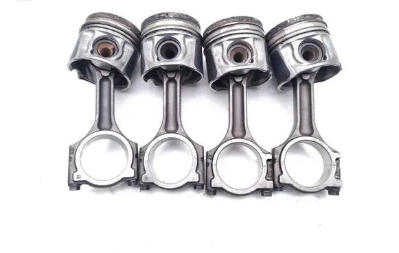 Mercedes-Benz Vito Viano W447 Piston with connecting rod R9M503