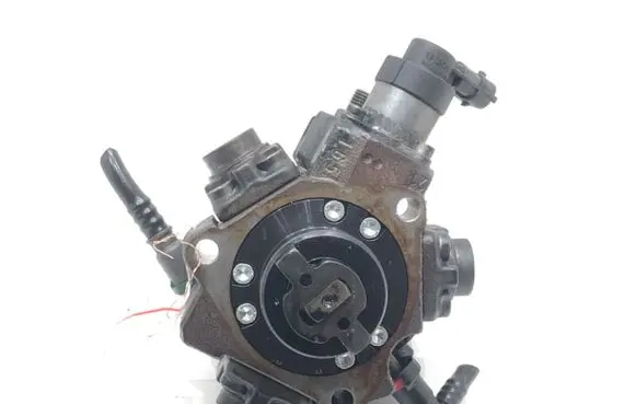 Infiniti Q70 Y51 Fuel injection high pressure pump 8200880546