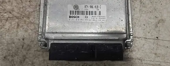 Volkswagen Transporter - Caravelle T4 Engine control unit/module 074906018C 28SA4060 0281010082