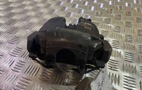 Peugeot 5008 II Front brake caliper