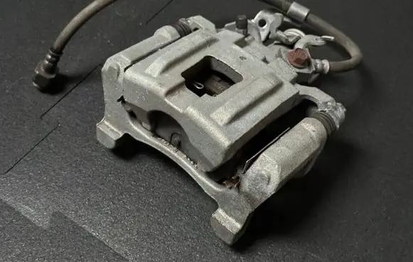 Ford Mustang VI Rear brake caliper FR3C2K328AM