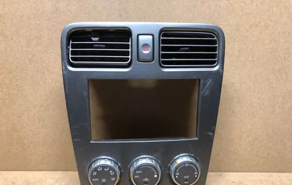 Subaru Forester SG Climate control unit 72311SA110 5037224911