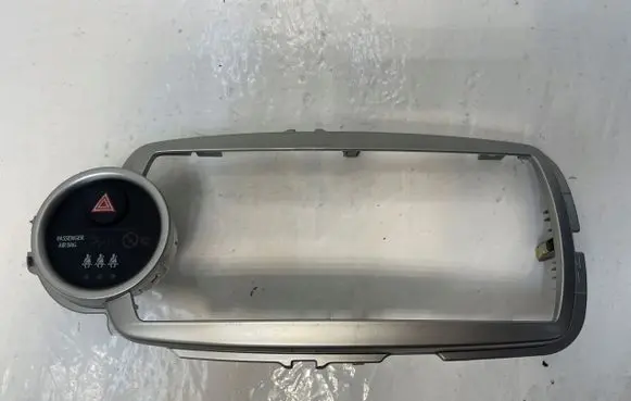 Toyota Yaris Radio/GPS head unit trim 864510D010