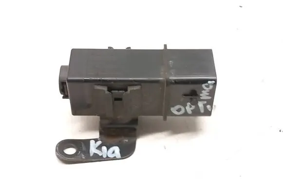 KIA Optima Glow plug pre-heat relay 368302A170 GA502B16 170425B
