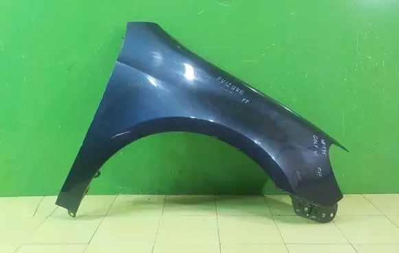 Volkswagen Golf VI Fender PRZOD PRAWY
