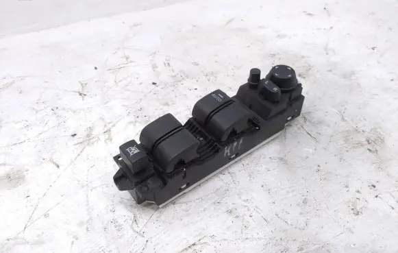 Mazda 3 II Electric window control switch 5AA798EA02