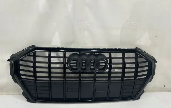 Audi Q3 F3 Front bumper upper radiator grill