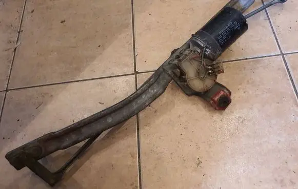Volkswagen Golf I Front wiper linkage and motor 191955113 H058643