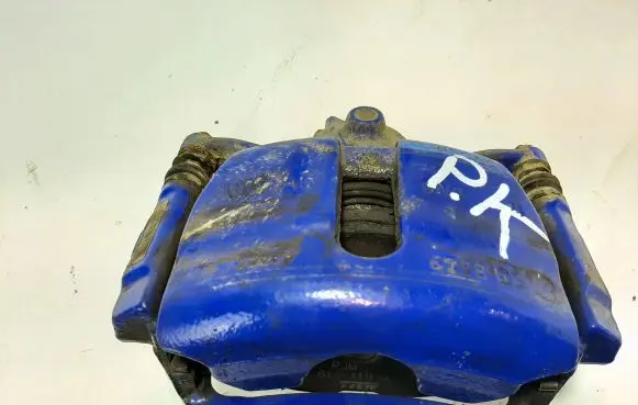 Volkswagen Golf VII Front brake caliper