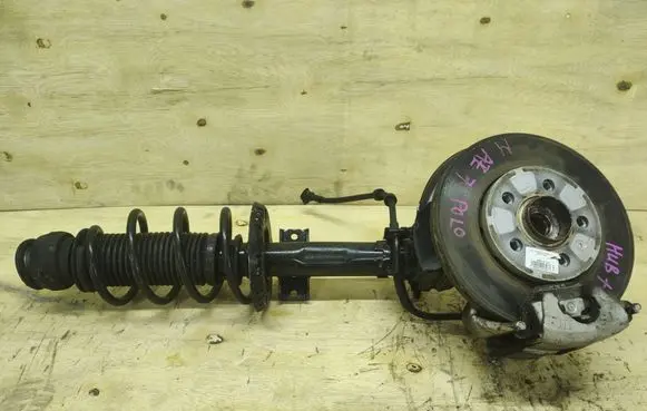 Volkswagen Polo V 6R Front wheel hub spindle knuckle