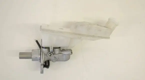 Mercedes-Benz CLA C117 X117 W117 Master brake cylinder A2464300302