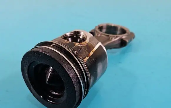 Piston