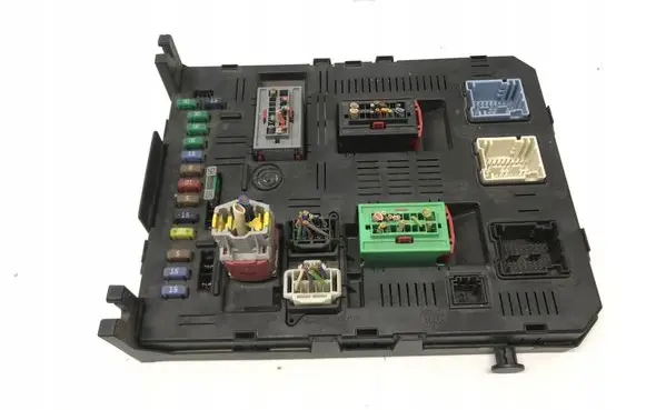 Peugeot 407 Fuse module